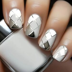 24 Pieces Fake Press On Nails